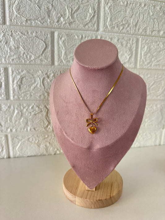 Coquette pendant