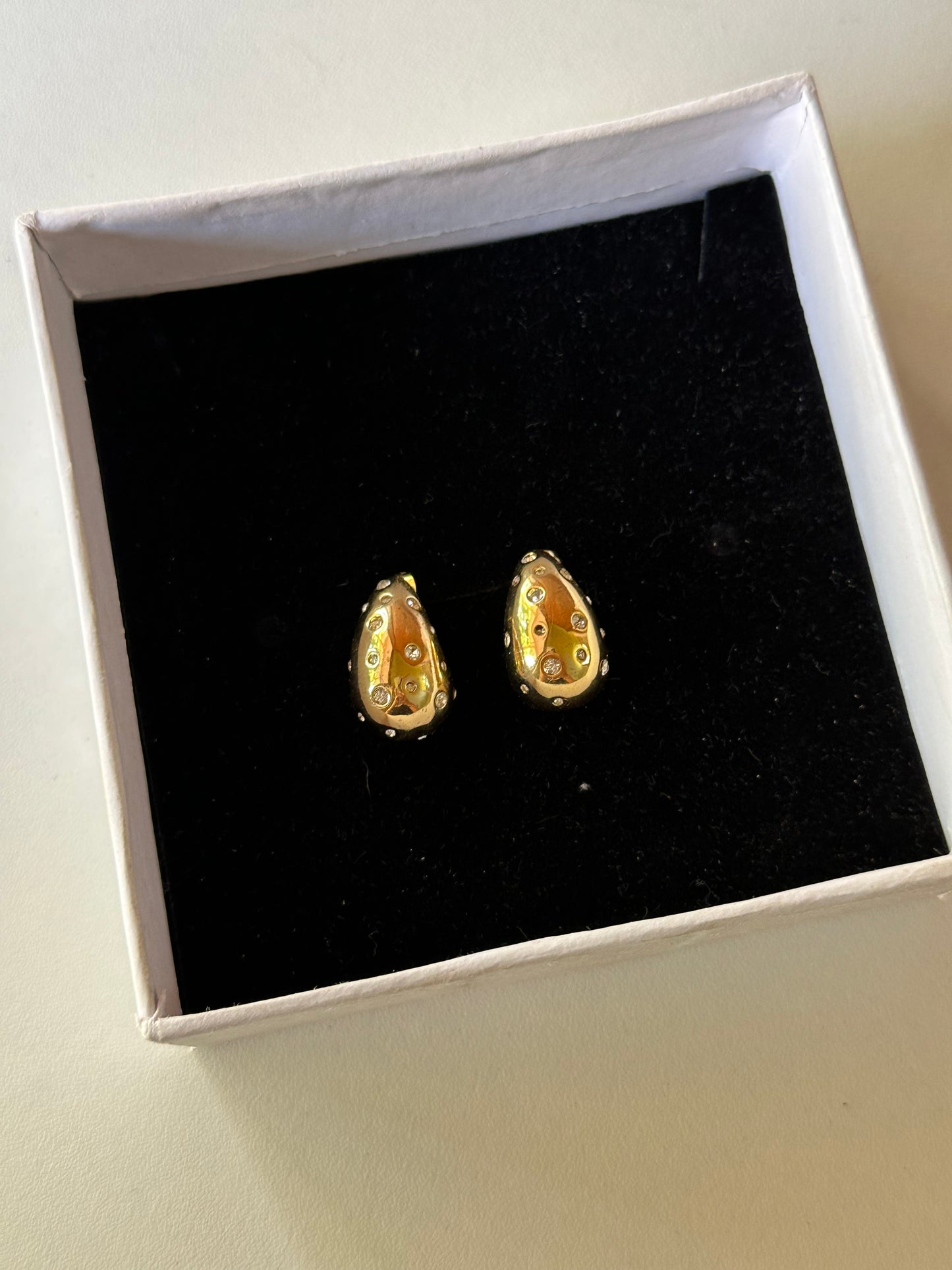 Drop earrings