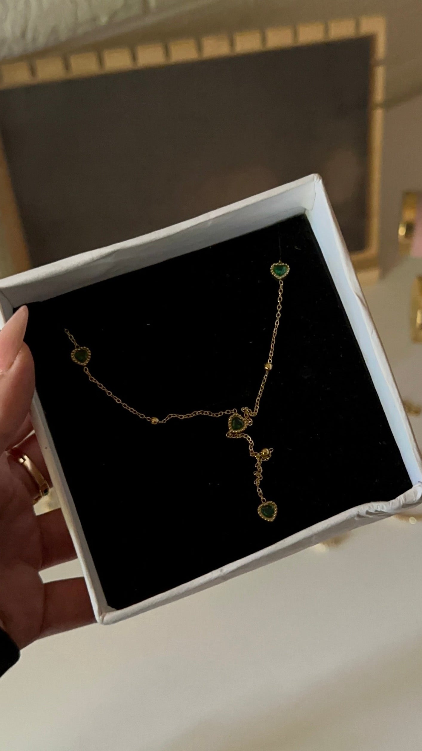 Hanging green stone necklace