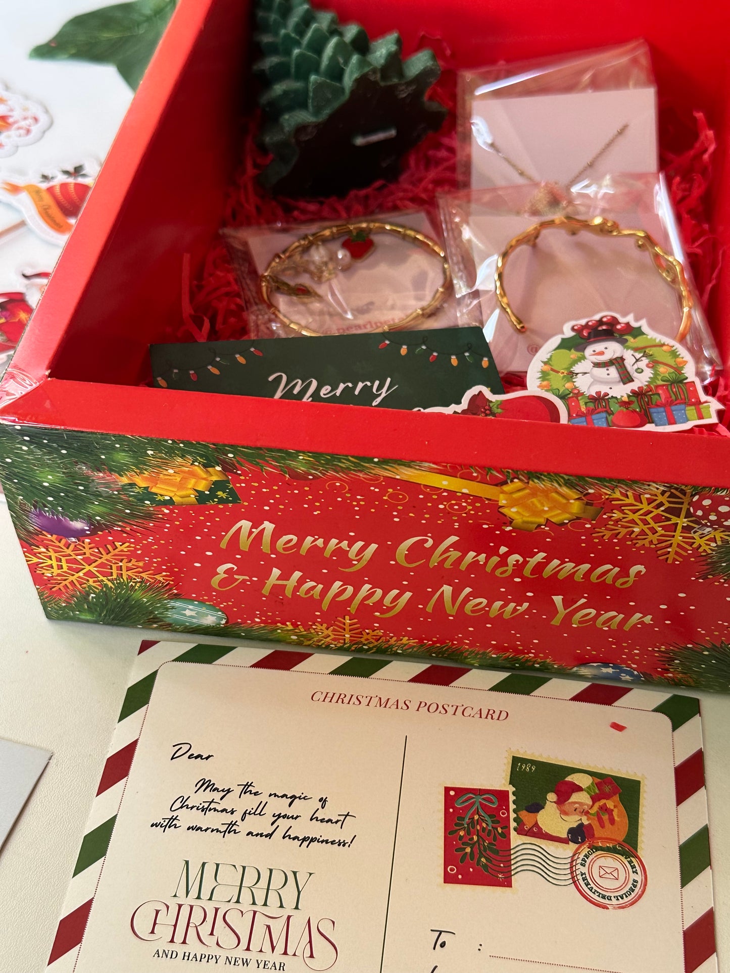 Christmas gift hamper (red)