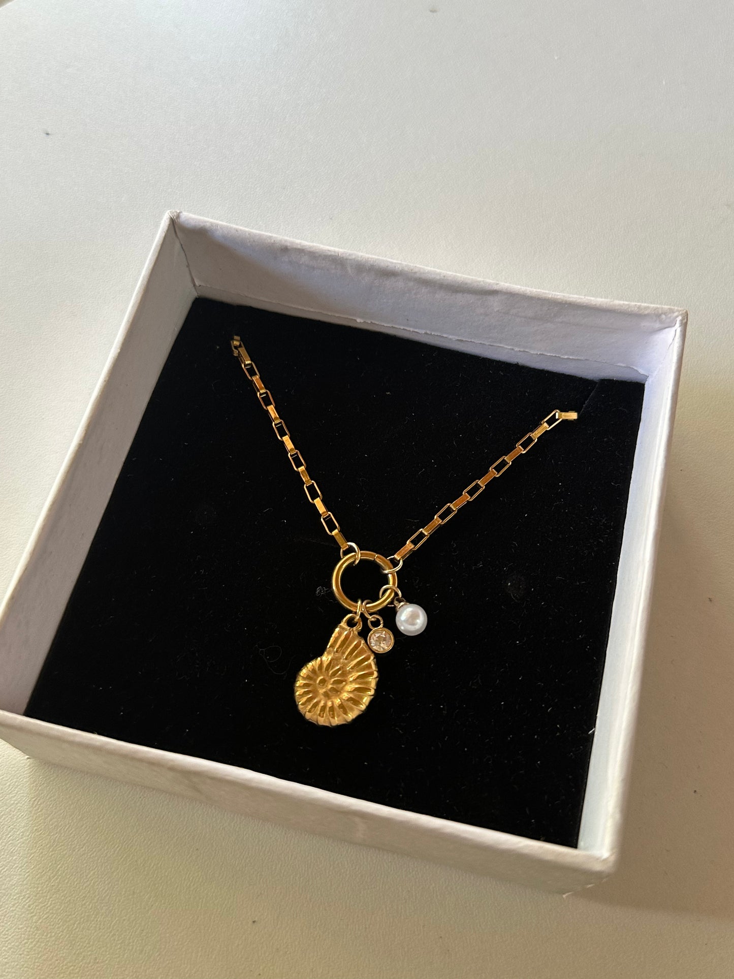 Swirl beach pendant