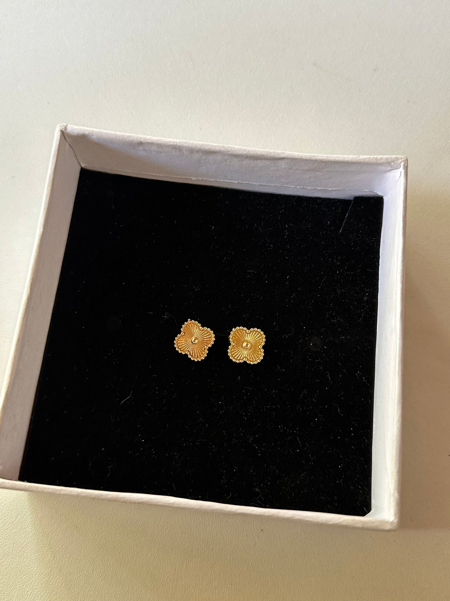 Gold clover studs