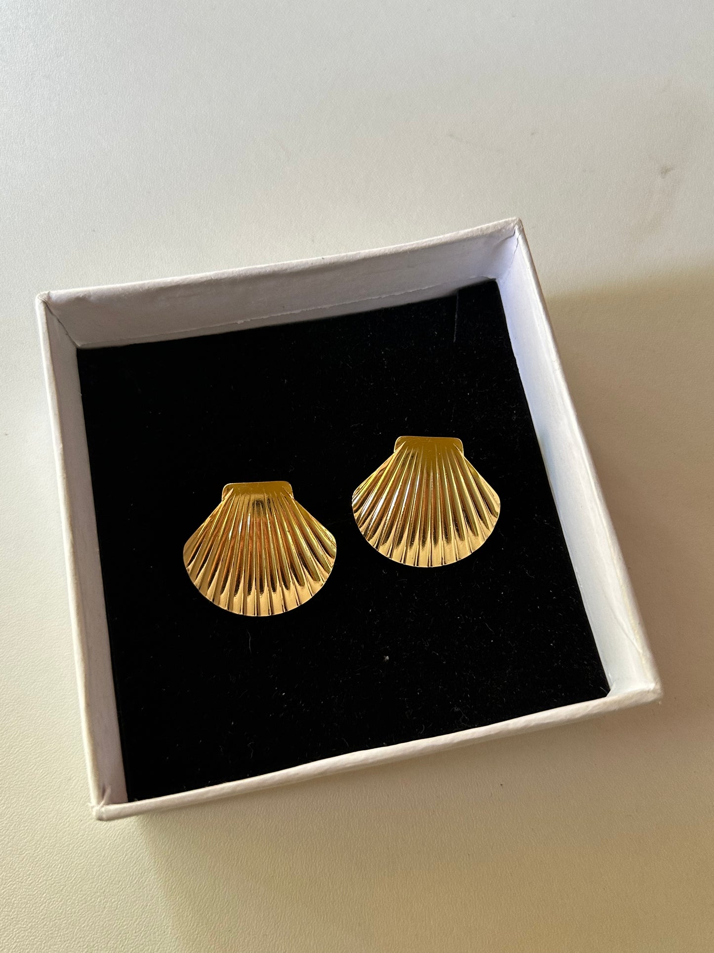 Shell earrings
