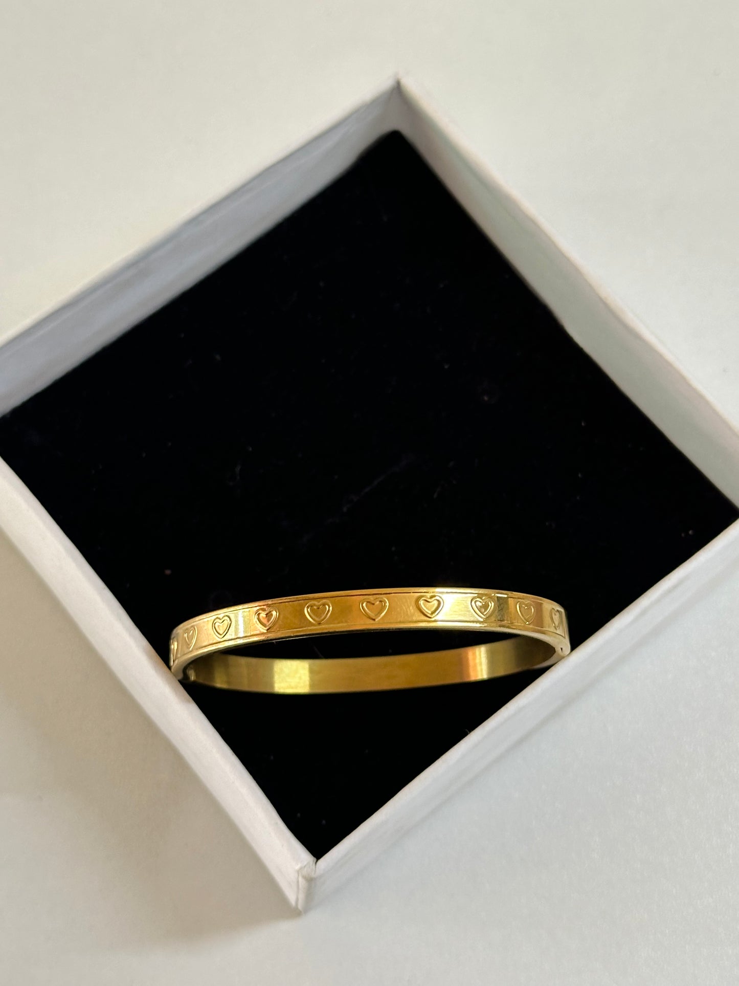 Heart lined kada