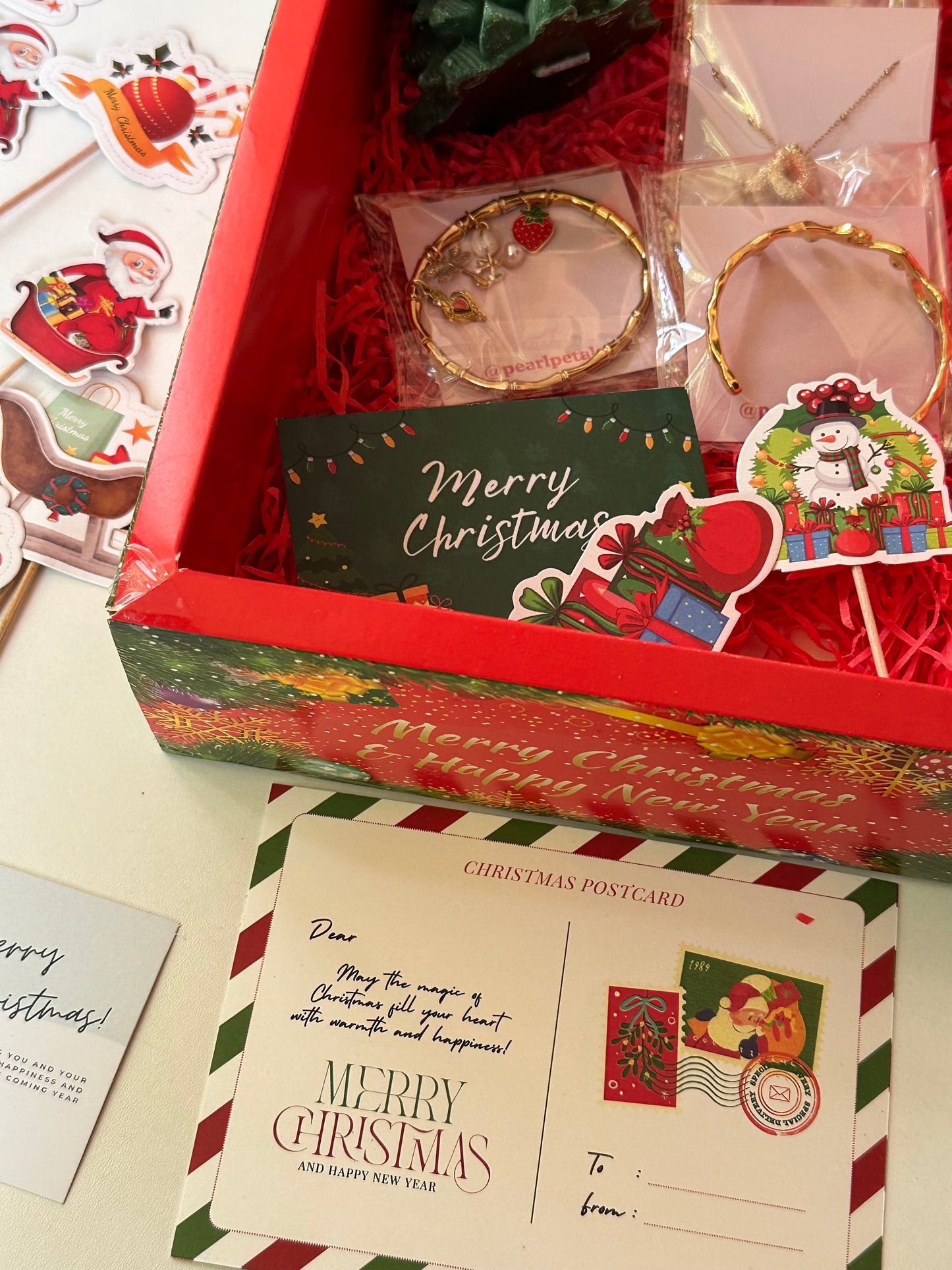 Christmas gift hamper (red)