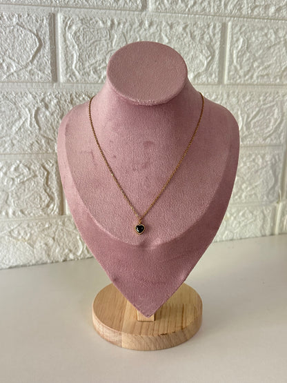 Black heart necklace