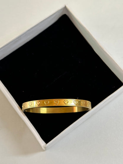 Heart lined kada