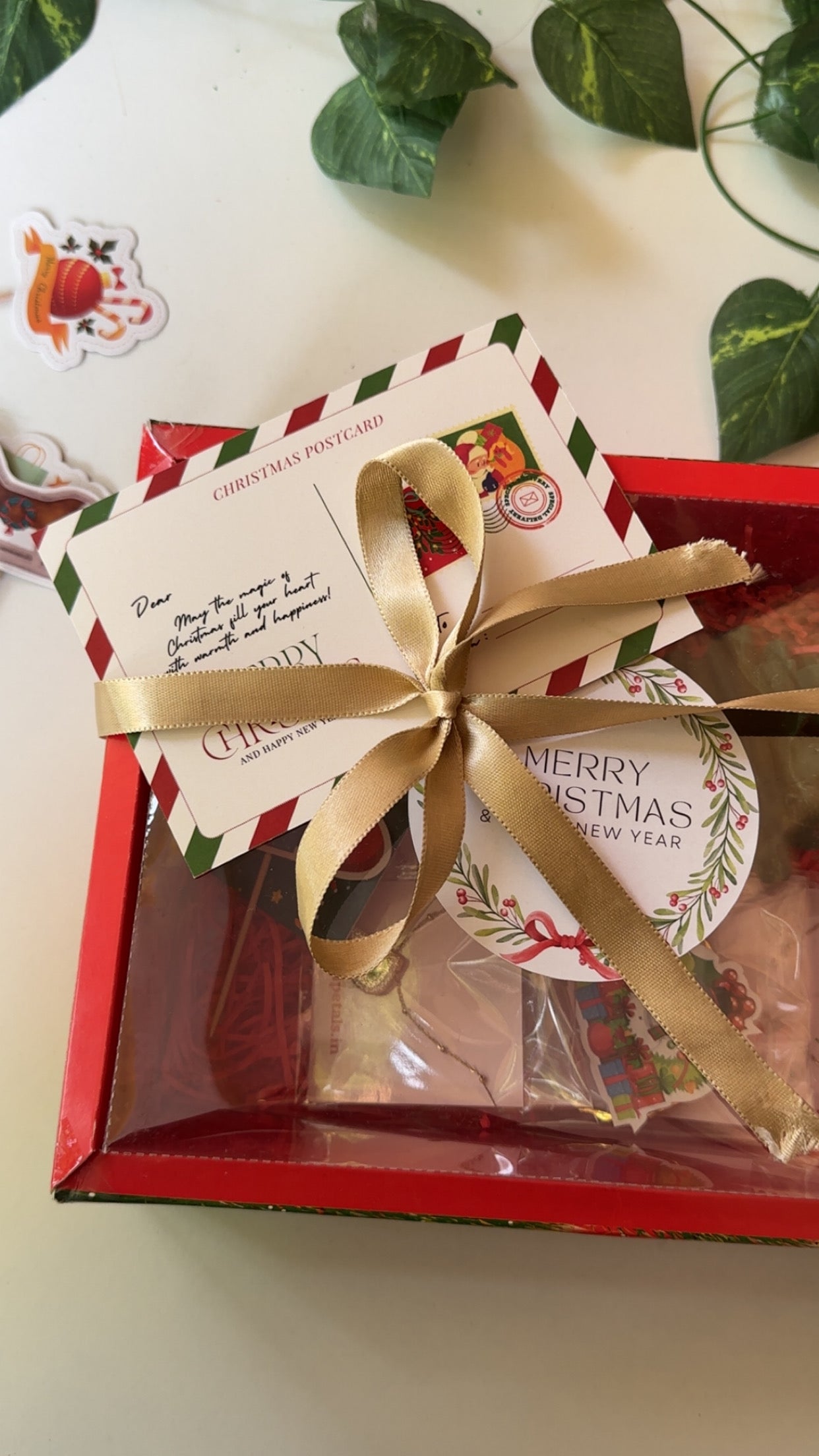 Christmas gift hamper (red)