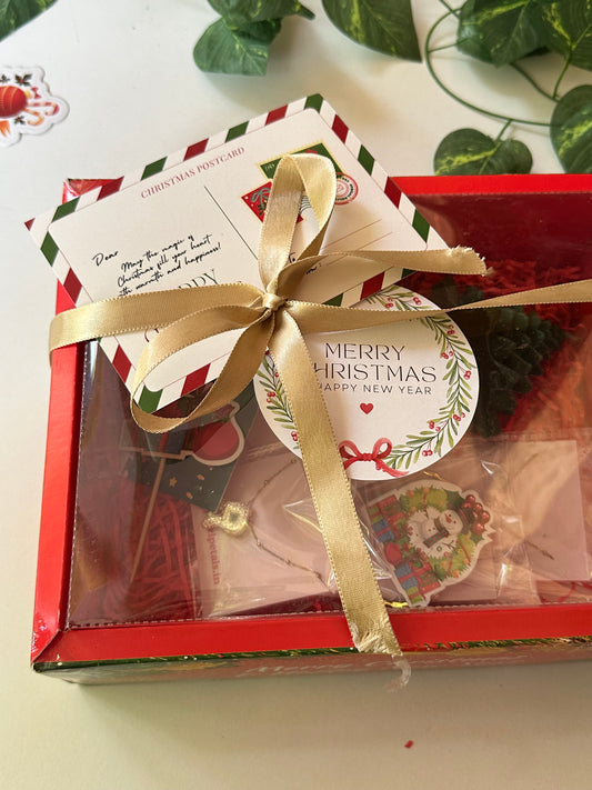 Christmas gift hamper (red)