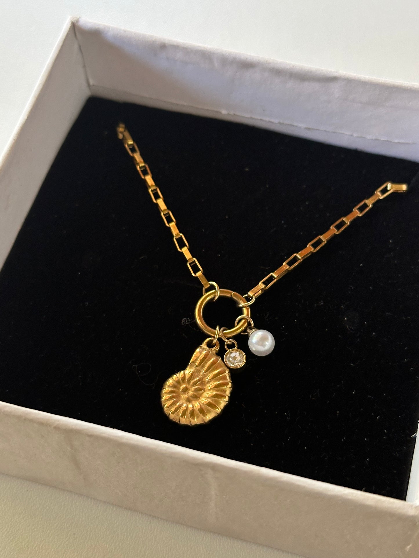 Swirl beach pendant