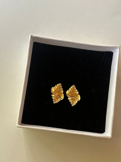 Croissant earrings