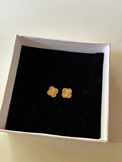 Gold clover studs