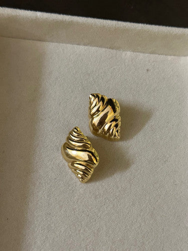 Croissant earrings
